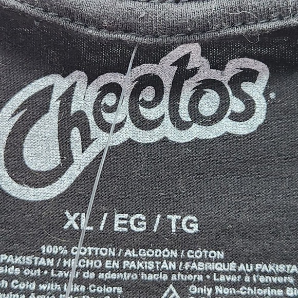 Cheetos Social Club 1986 Graphic Crop Top T-Shirt Black Yellow Retro Snack XL - Picture 3 of 10